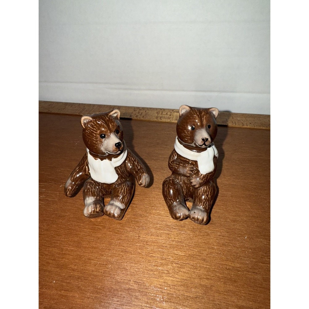 Ceramic Sledding Bears Salt  & Pepper Shakers‎ - Cracker Barrel
